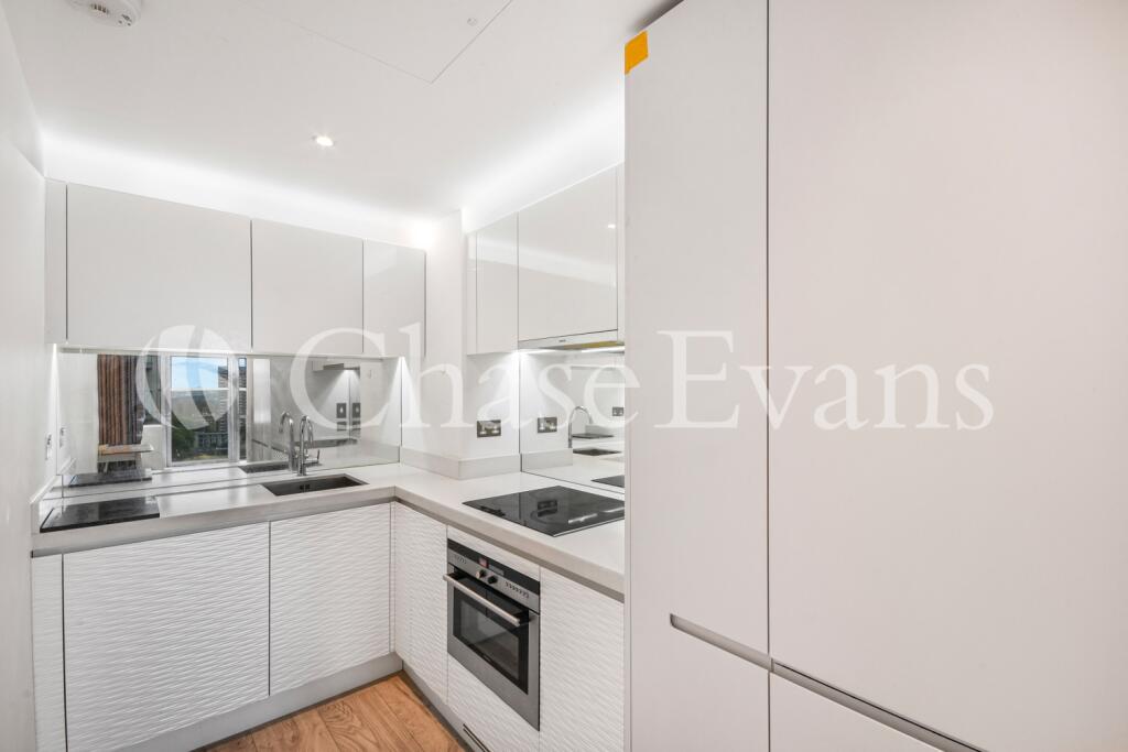 Apartment in London, St John's Estate, Isle of Dogs - View 3