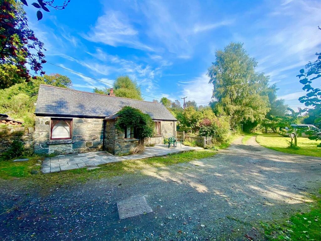 Llanrhychwyn, Trefriw photo 2