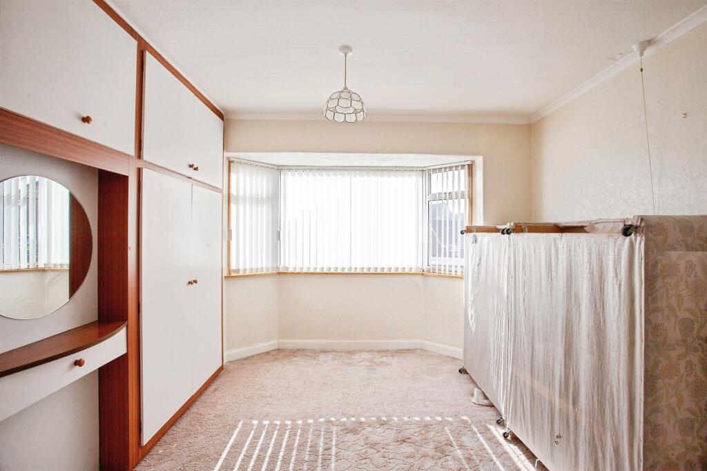 House in Wakefield, West Yorkshire - More