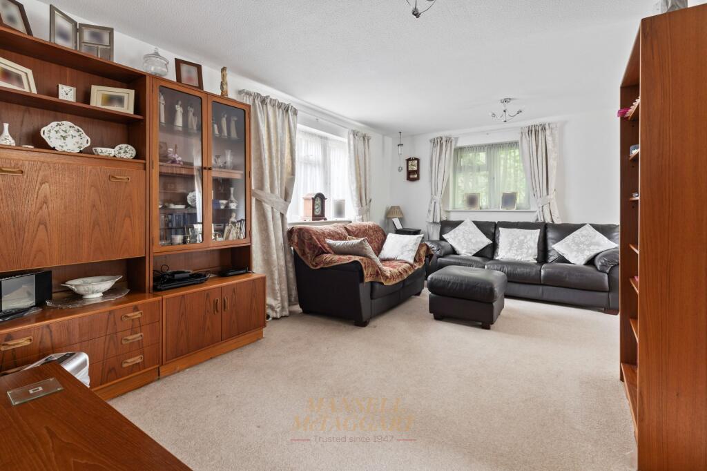 Apartment in Crawley, Broadfield - View 5