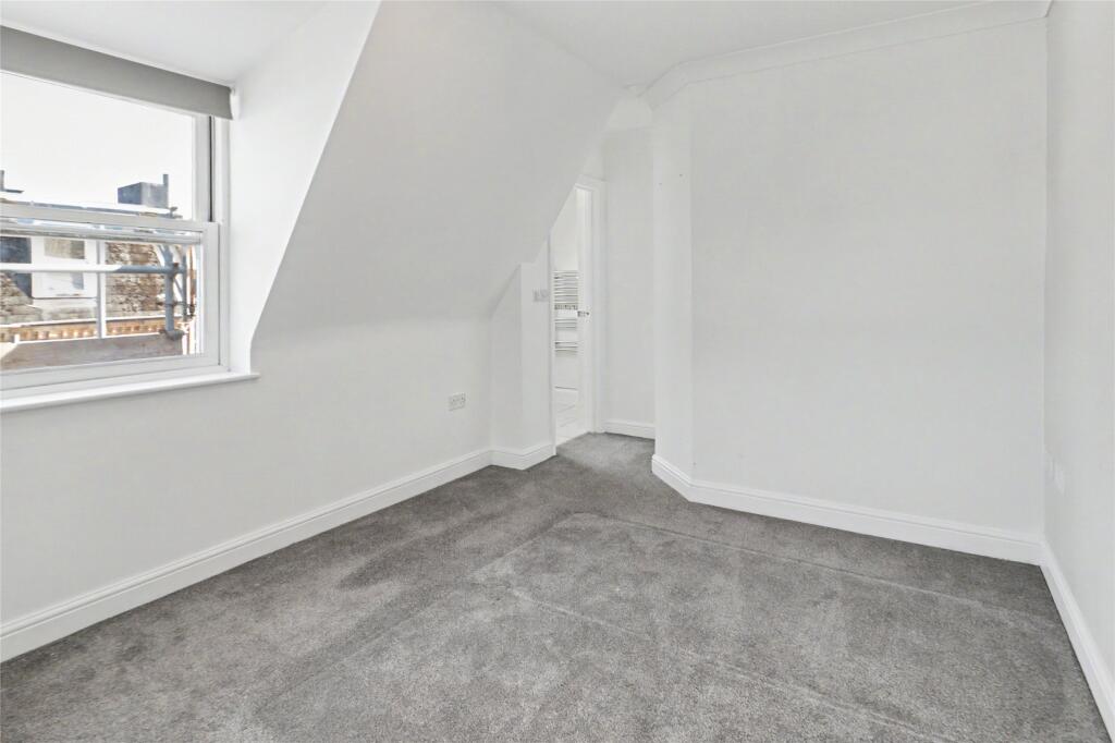 Apartment in Exeter - View 4