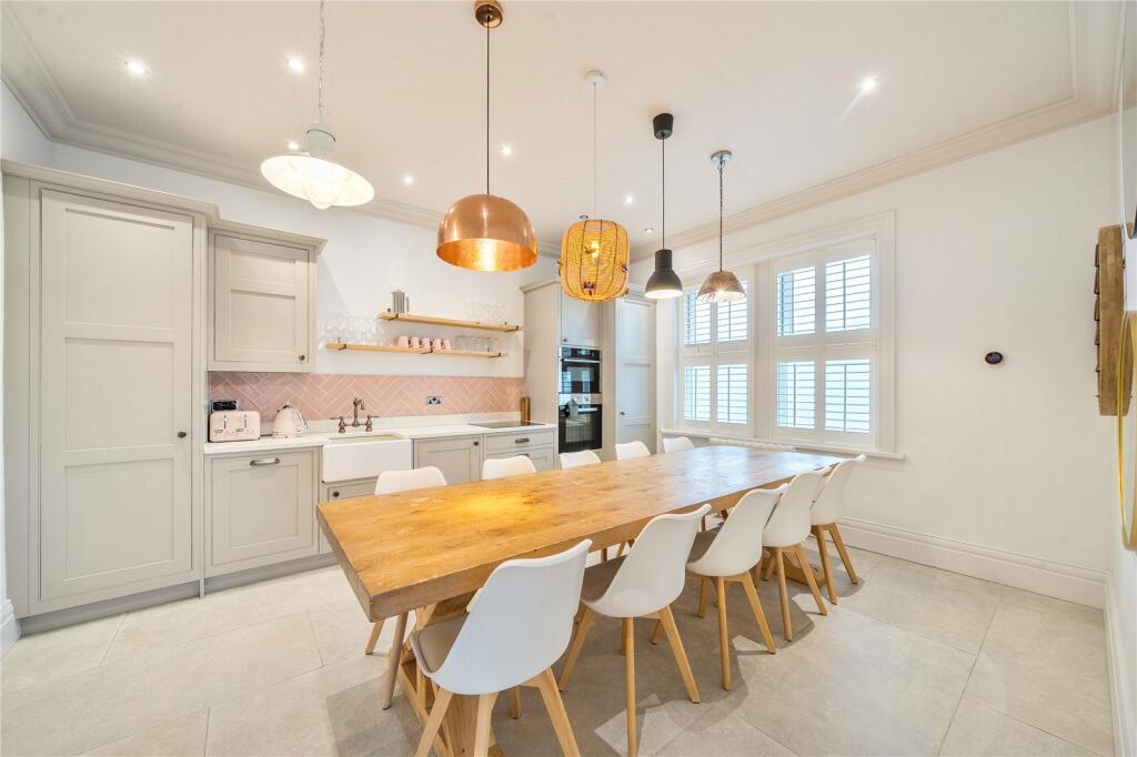 Main image of property: Leeds Road, Harrogate, HG2