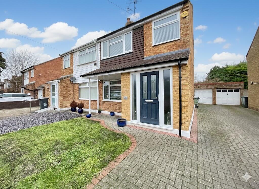 Main image of property: Austin Road, Luton, LU3 1TZ