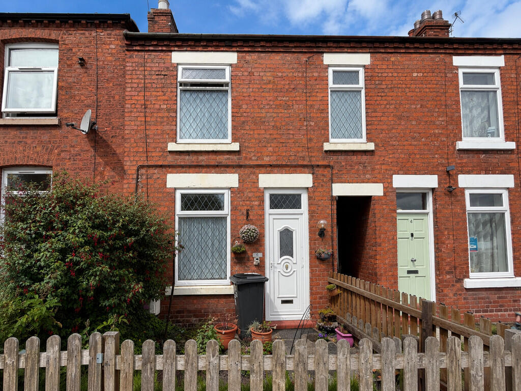 2-bed terraced on Dierdens Terrace, Middlewich, £60,000