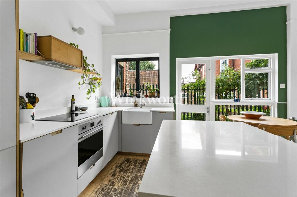 Apartment in London - View 5