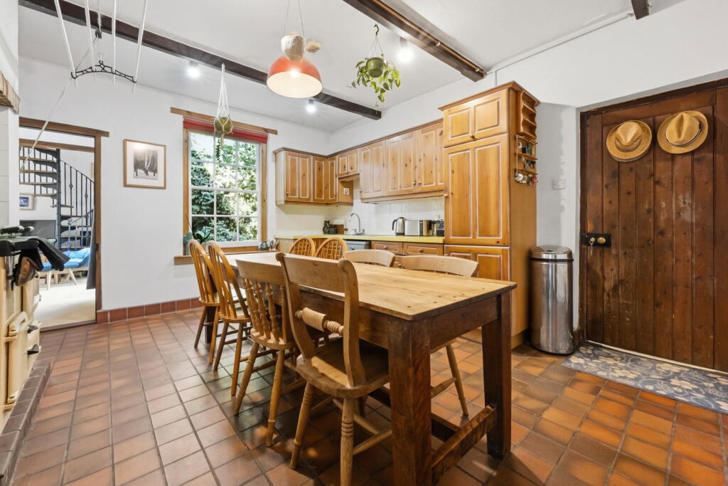 House in Stanford - View 4