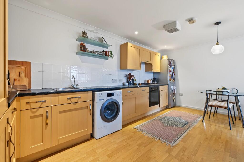 Apartment in London - View 4