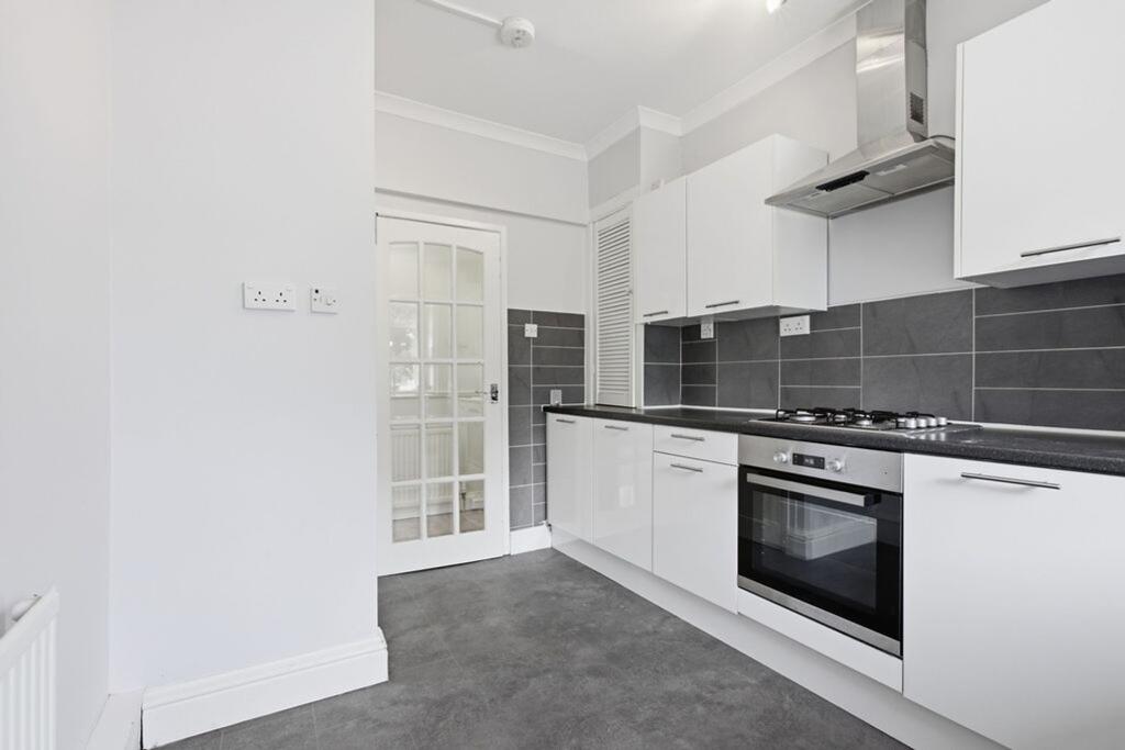 Apartment in Glasgow - More