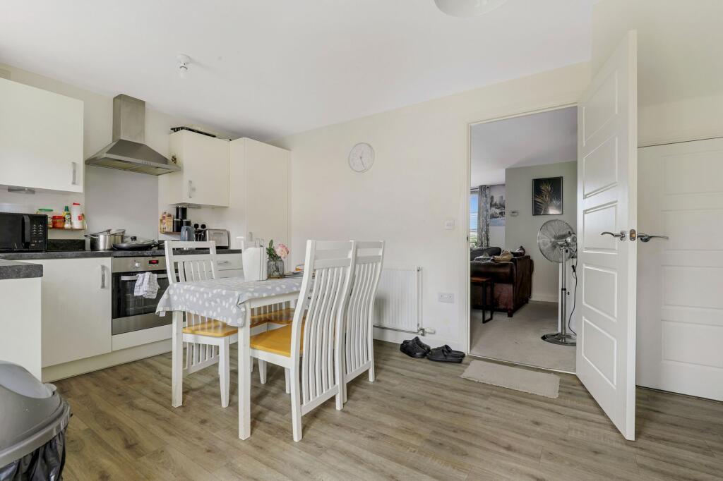 Gum Tree Close, Edwalton, NG12 - View 5