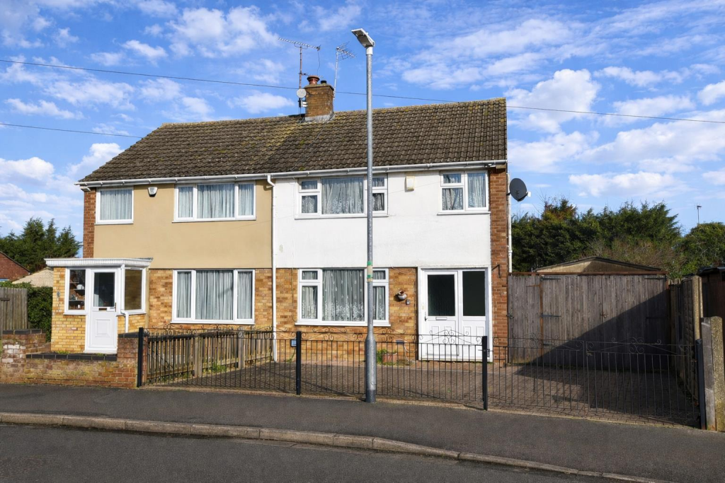 Main image of property: Russell Way, Leighton Buzzard, LU7 3NF