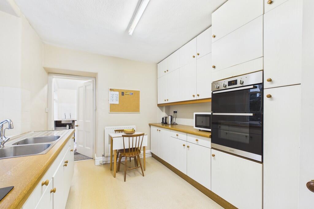 6 Belmont, Kendal, Cumbria, LA9 4JP photo 4