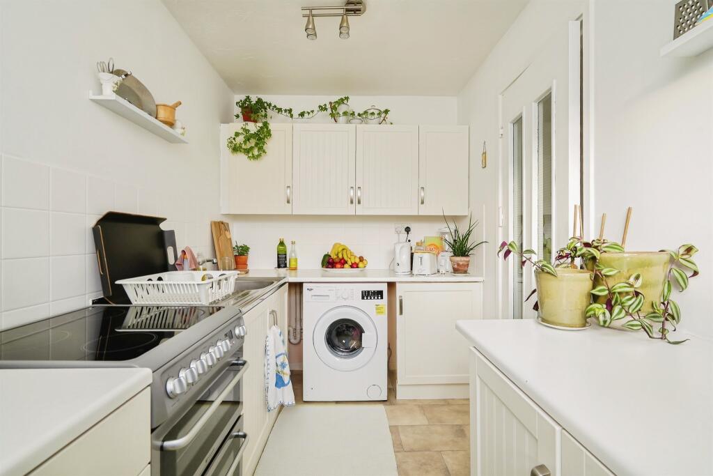 Apartment in South Oxfordshire, Didcot - View 3