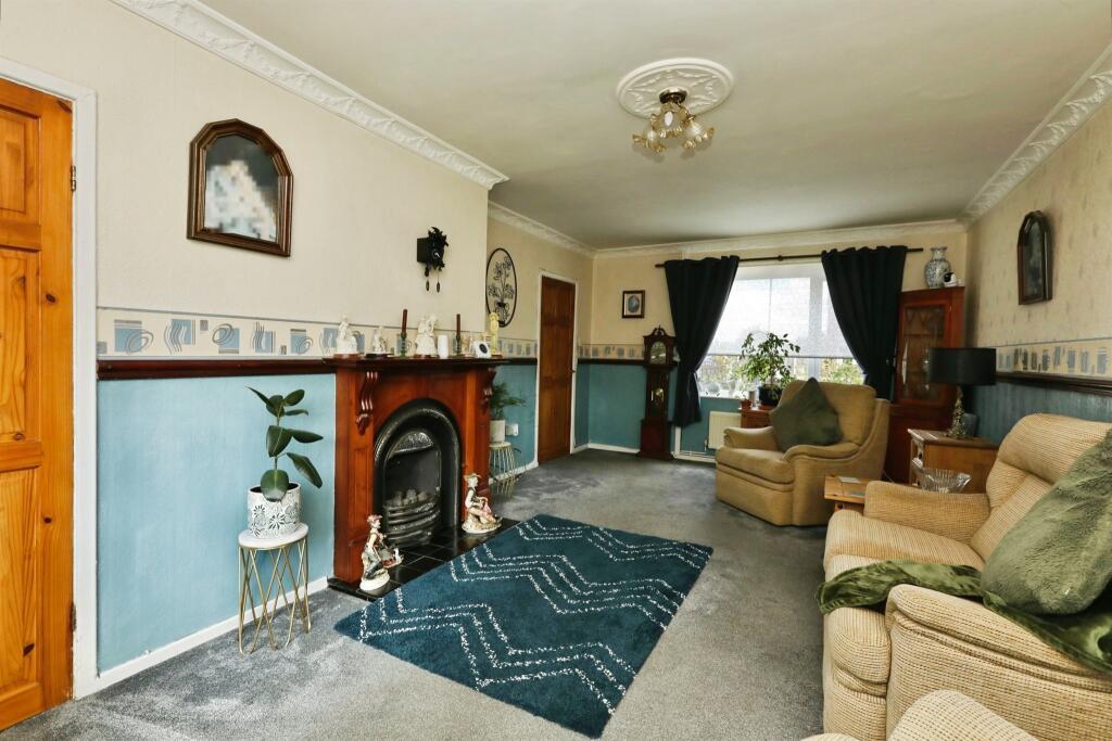 House in Doncaster, Hatfield - View 4