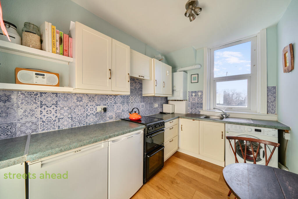 Apartment in London, Upper Norwood - View 3