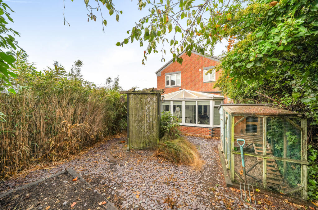 House in Wakefield - View 5