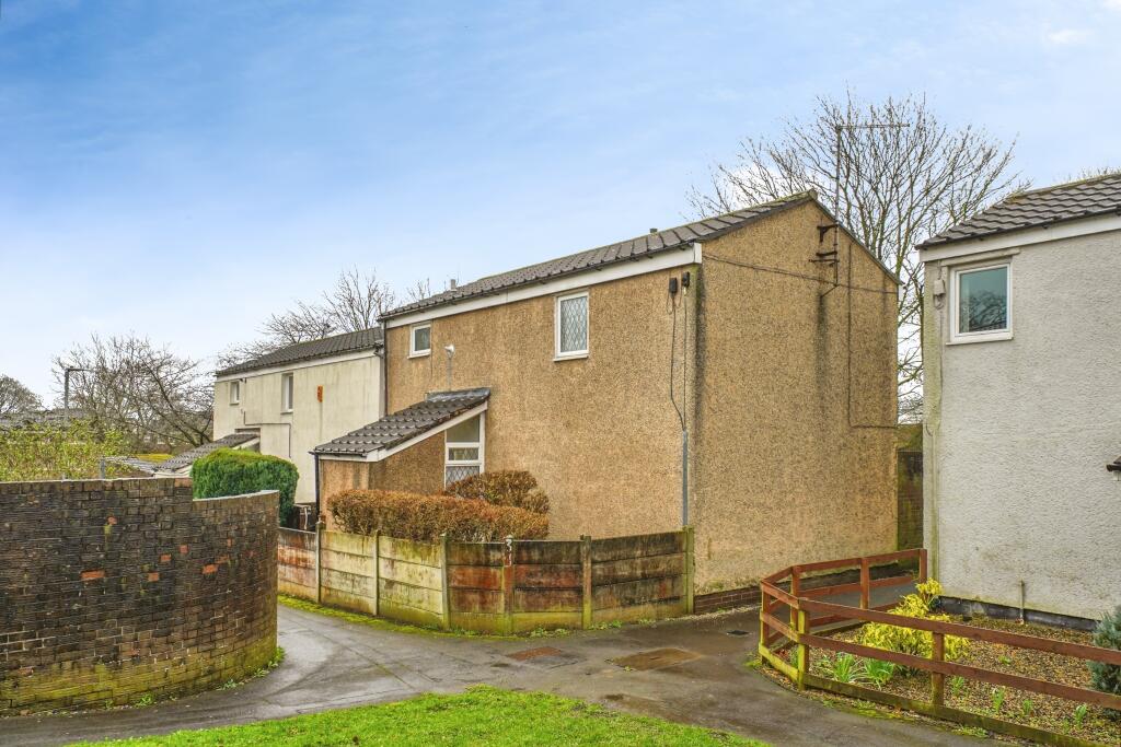 House in Leeds, West Yorkshire - View 4