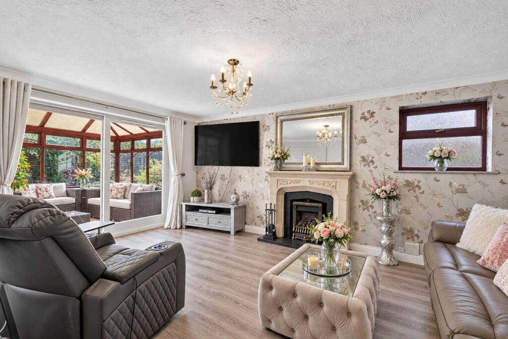 Homefields Avenue, Benfleet photo 4