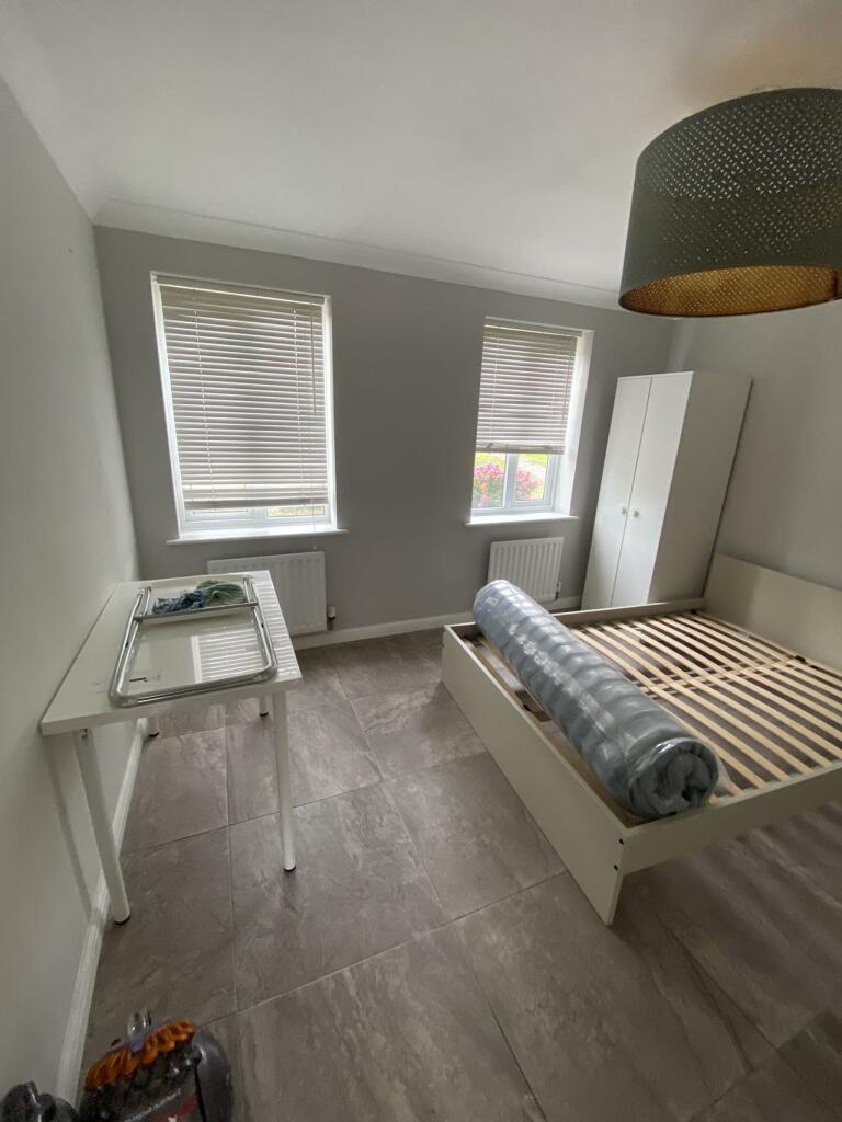 5 bedroom terraced house for rent