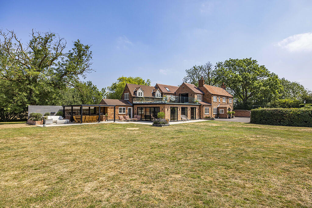Main image of property: Lansic House, Lansic Lane, Hoveringham, Nottinghamshire, NG14 7JN