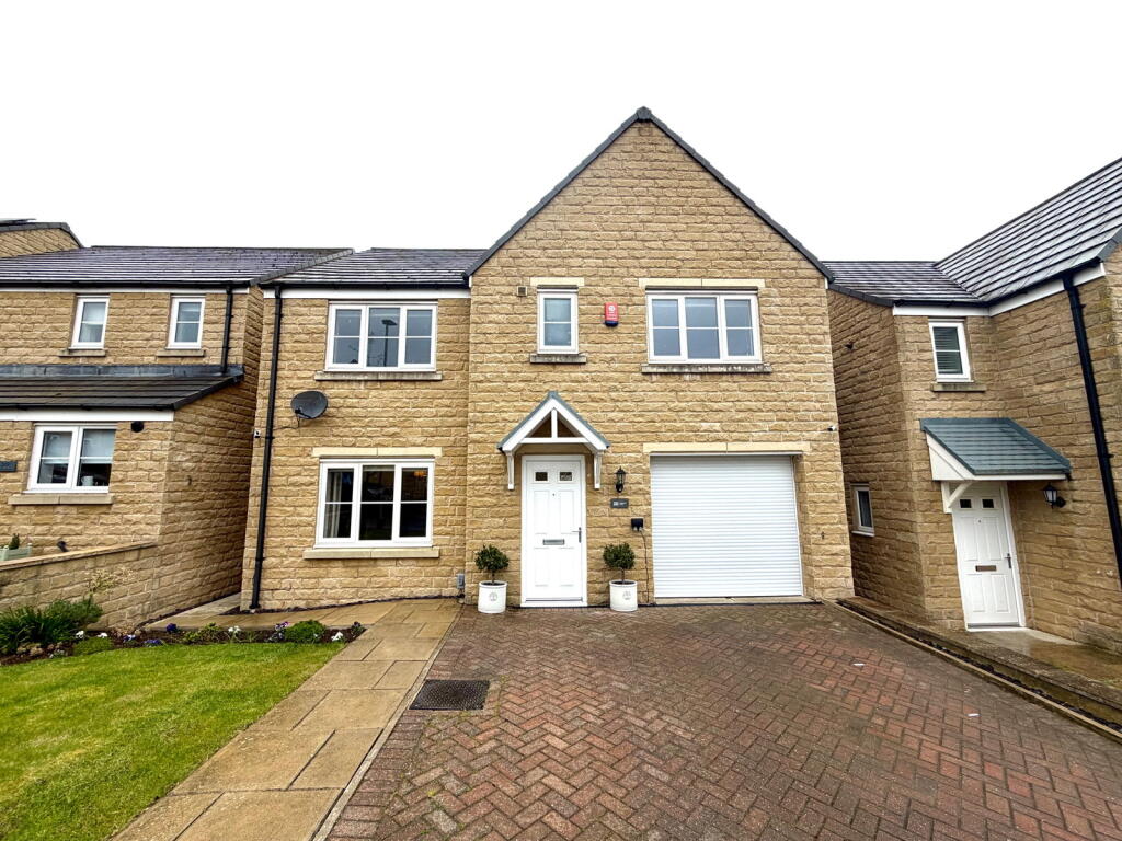 Main image of property: New Chapel Street, Penistone, Sheffield, S36 9AS