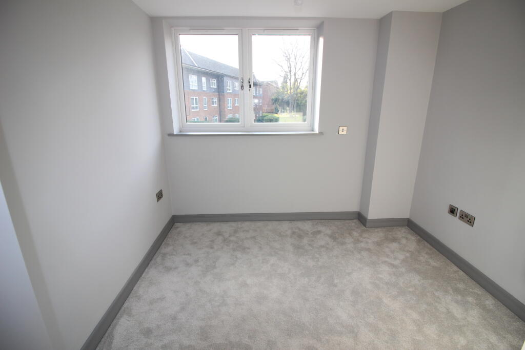 Apartment in Kingston upon Thames - More