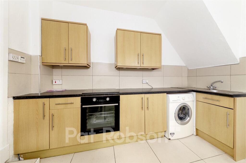 Apartment in Newcastle upon Tyne - View 5