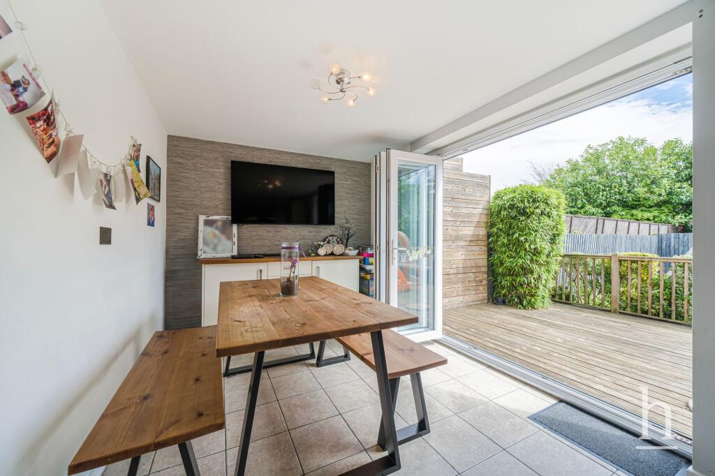Shortfield Road, Wirral, CH49 photo 4