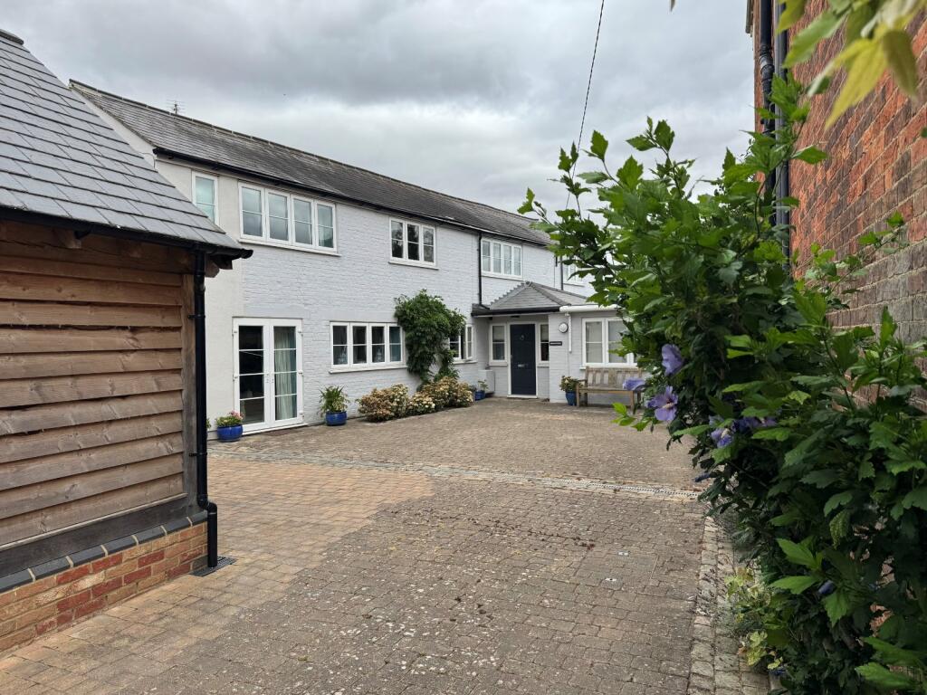 3-bed detached on East Street, Thame, Oxfordshire, OX9, £1,200,000