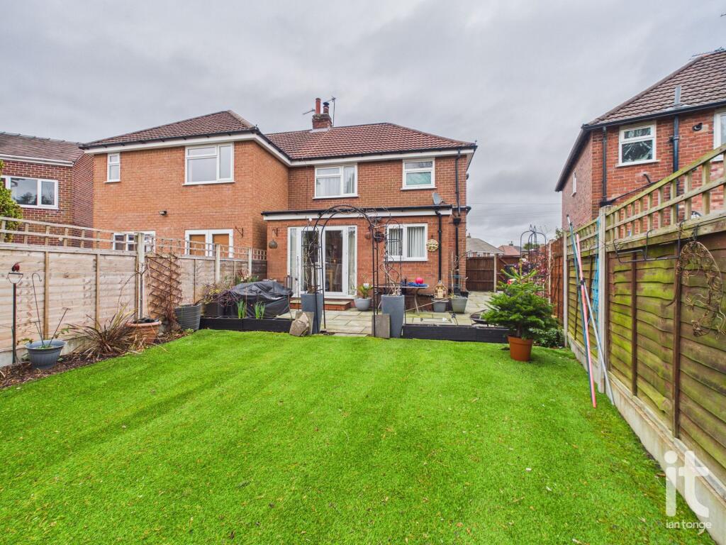 Berkeley Road, Hazel Grove, Stockport, SK7 photo 3