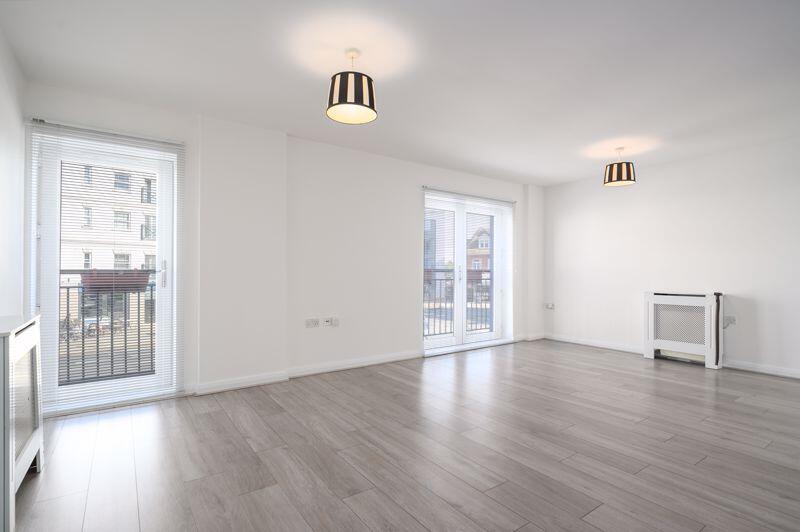 Apartment in Walton-on-Thames, Surrey - View 2