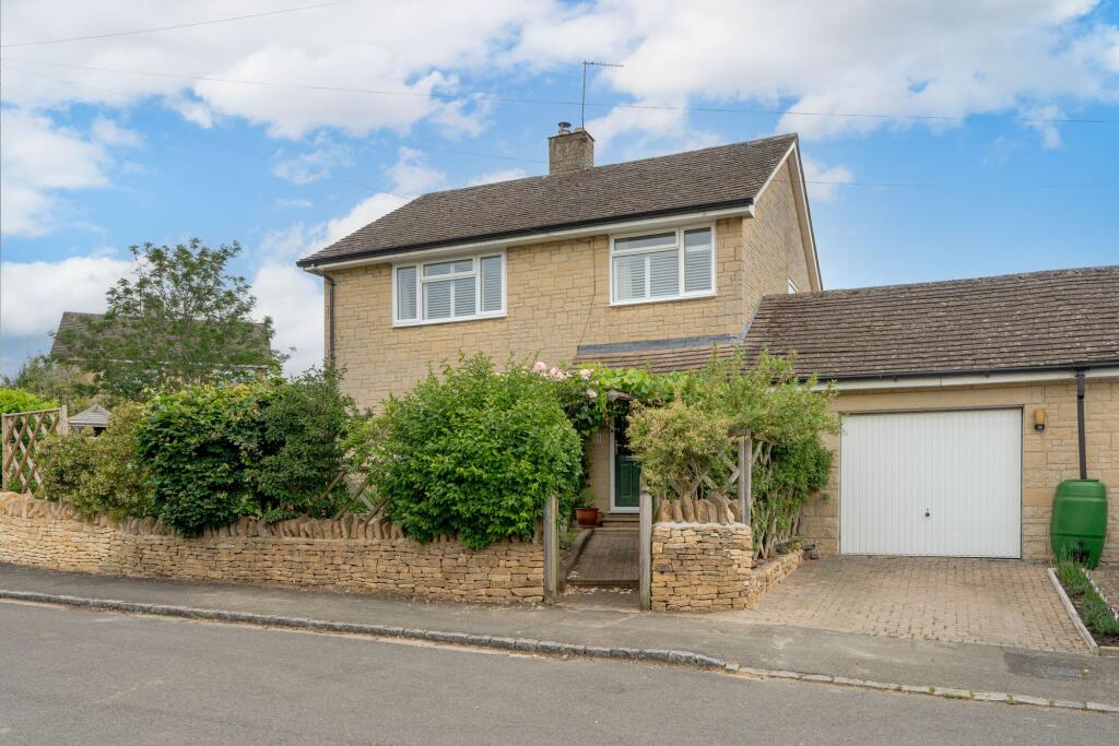 Main image of property: Cockshoot Close, Stonesfield, OX29