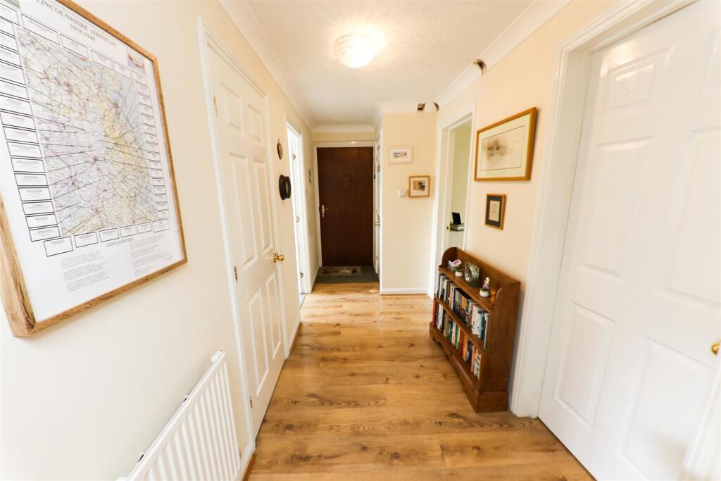 Apartment in Doncaster, Lakeside - View 5