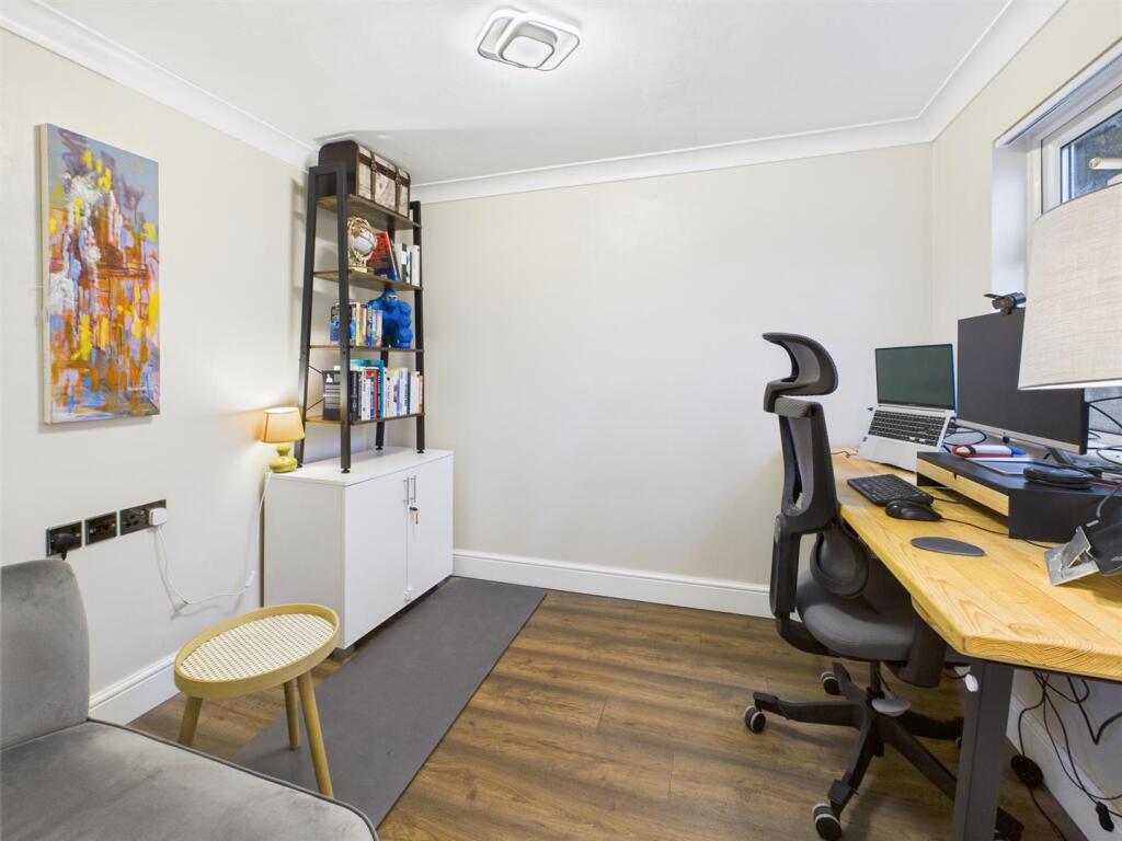 House in East Lindsey, Woodhall Spa - More
