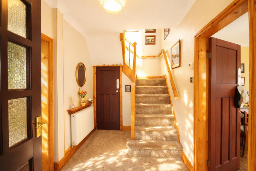 House in Wakefield, Featherstone - View 2