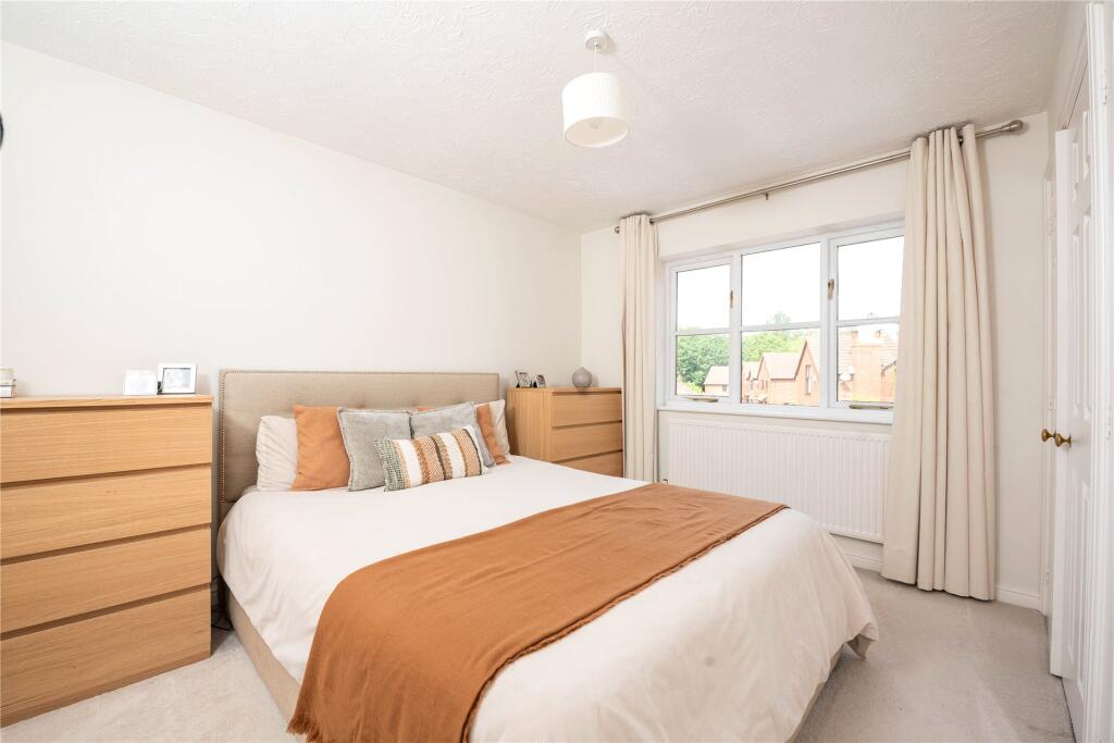 Bignell Croft, Loughton, Milton Keynes, Buckinghamshire, MK5 photo 3