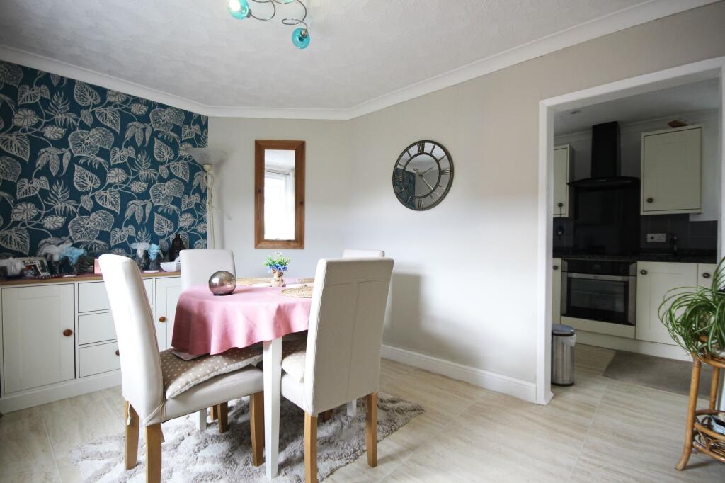 House in Crewe, Weaverham - View 5