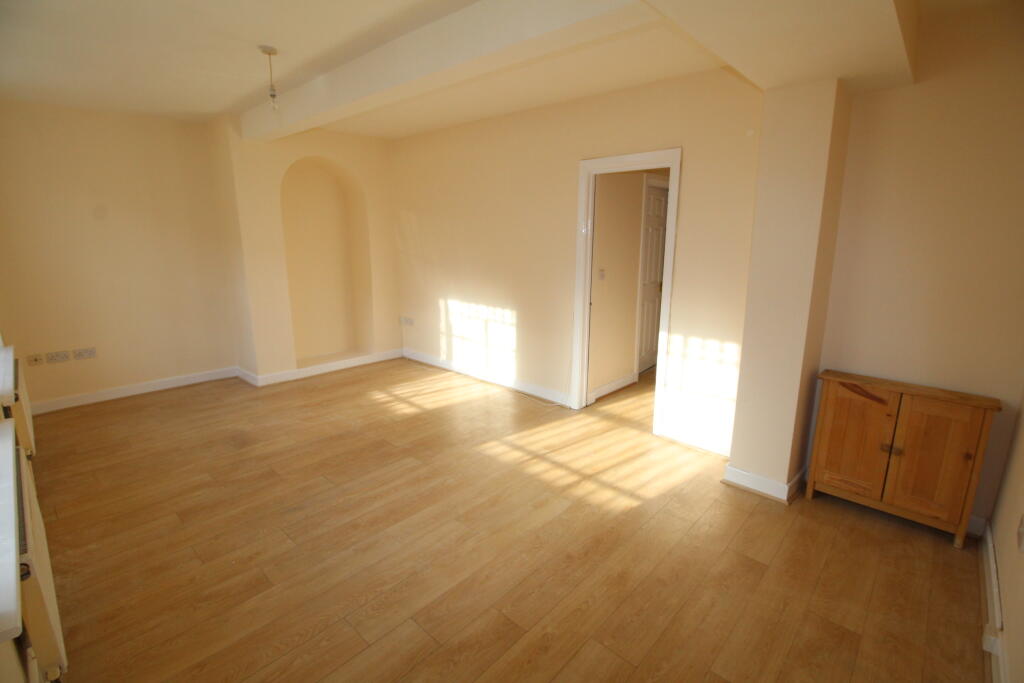 Apartment in Warwick, Sydenham, Royal Leamington Spa - View 2