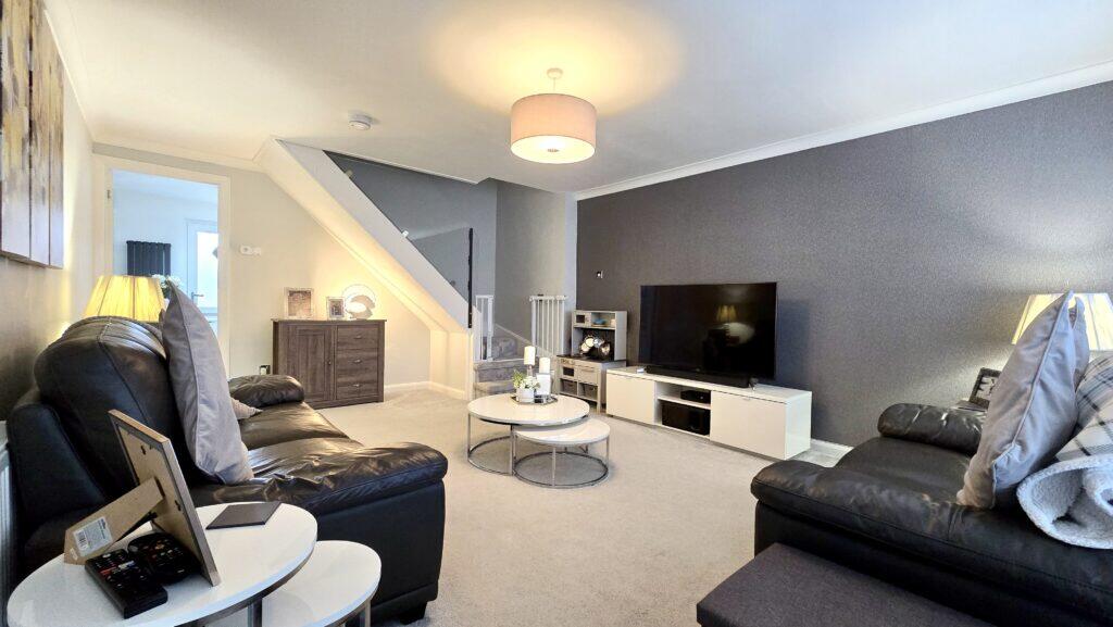 Falkland Crescent Bishopbriggs G64 1BL photo 5