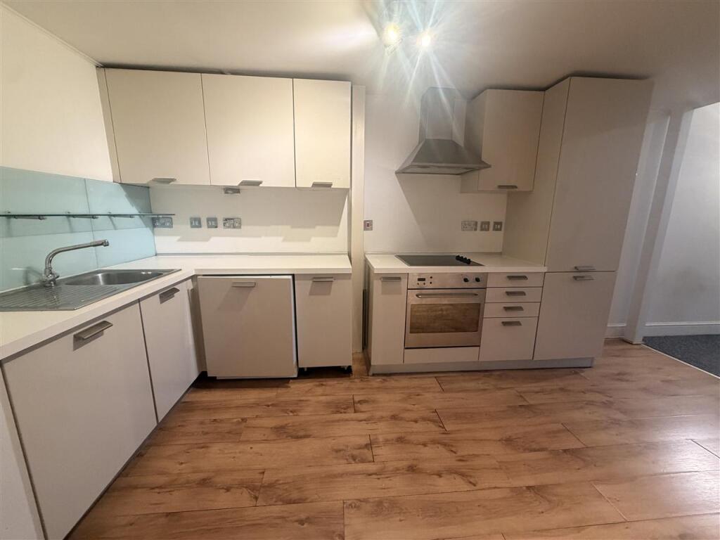 Apartment in Southampton, Eastern Docks, St Mary's - More
