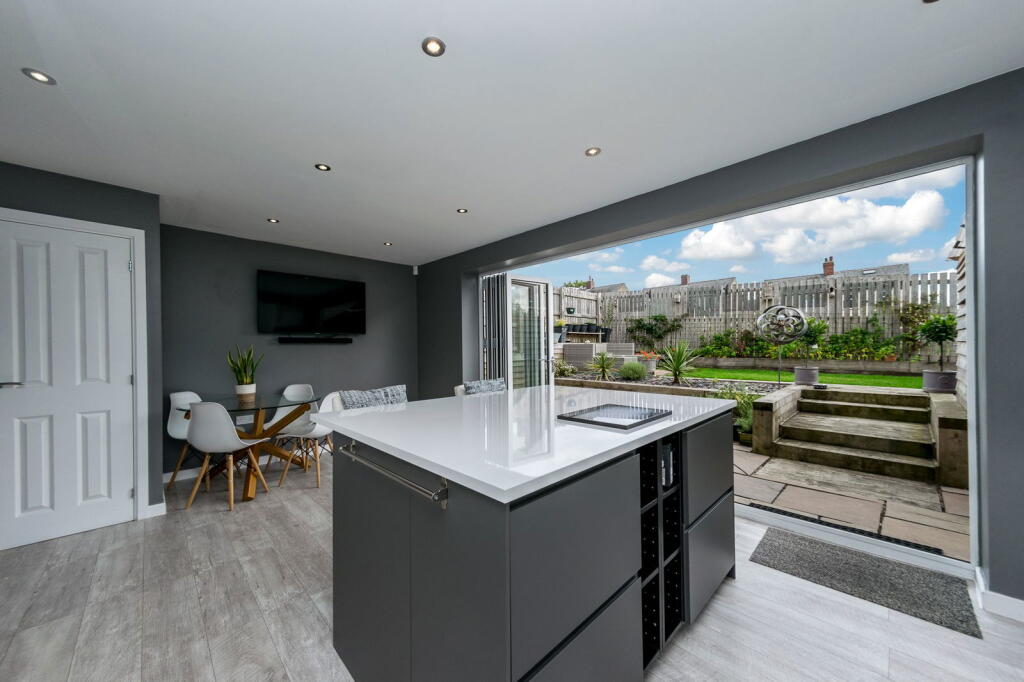 Alexandra Lane, Flockton, WF4 photo 3