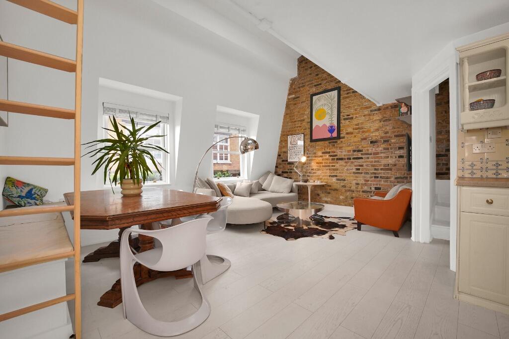Apartment in London, Soho - More