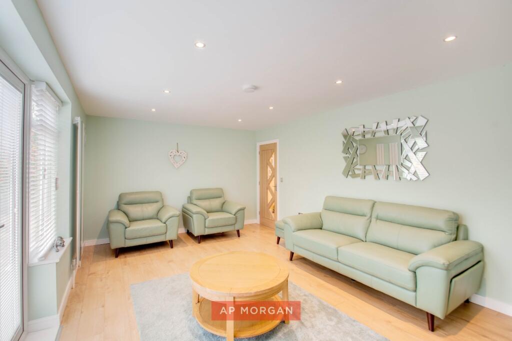 House in Redditch, Headless Cross - View 5