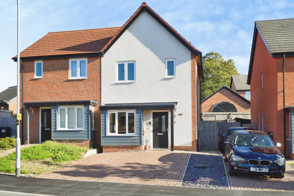 2-bed semi-detached on Satchwell Place, Ibstock, Leicestershire, LE67, £220,000