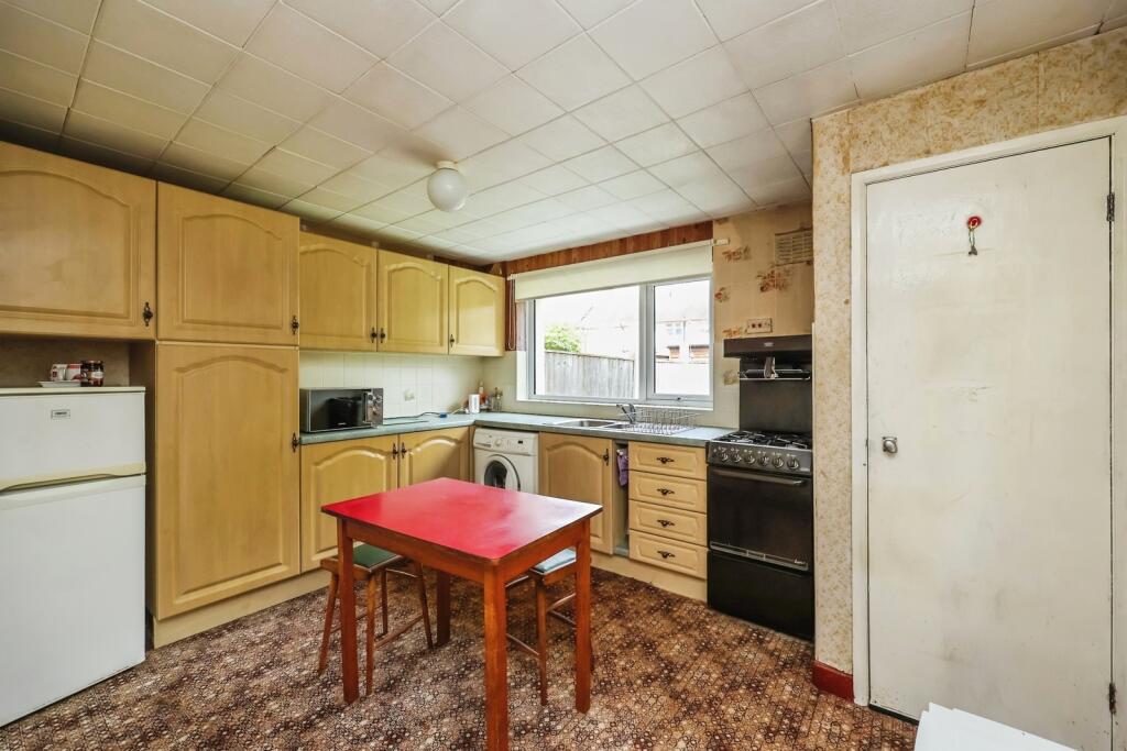 House in Nottingham, Clifton - View 5