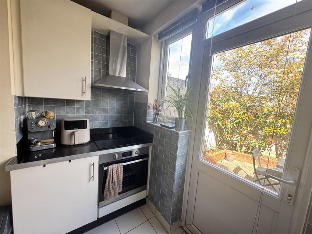 Apartment in London - View 3