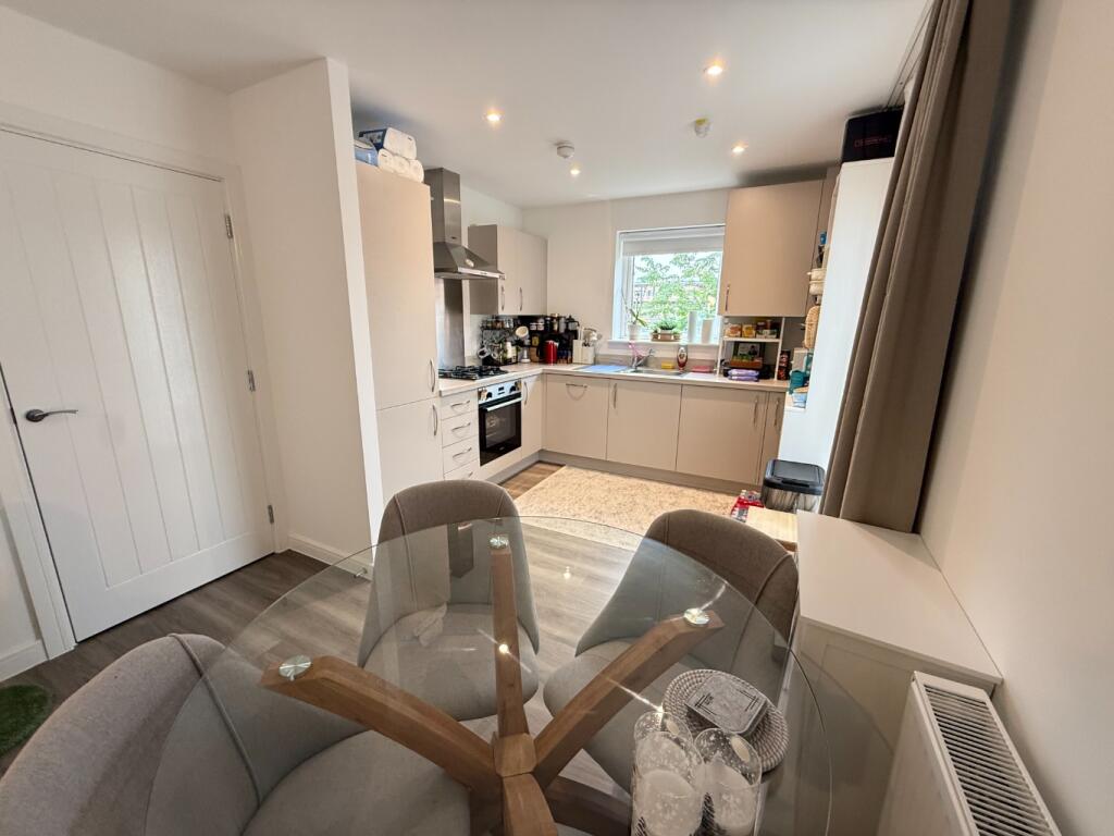 Apartment in Houghton Regis, Central Bedfordshire - View 4
