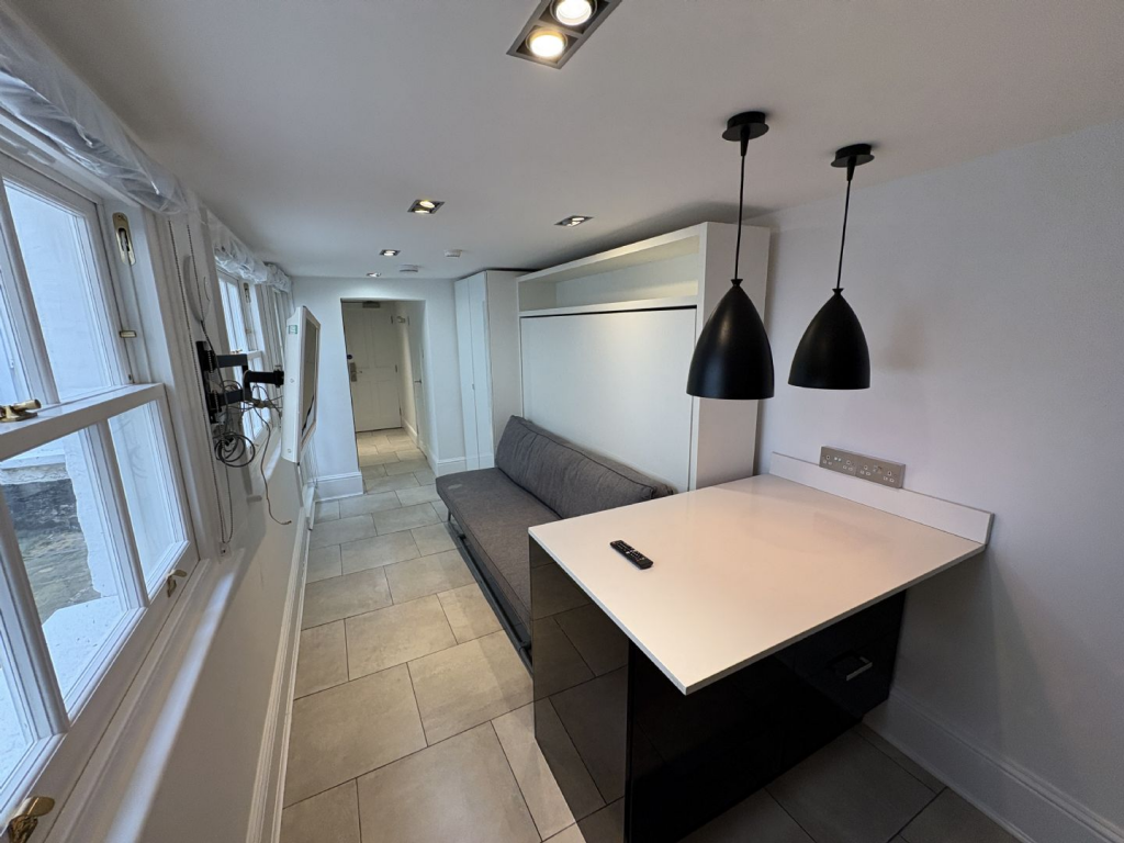 Studio flat for rent