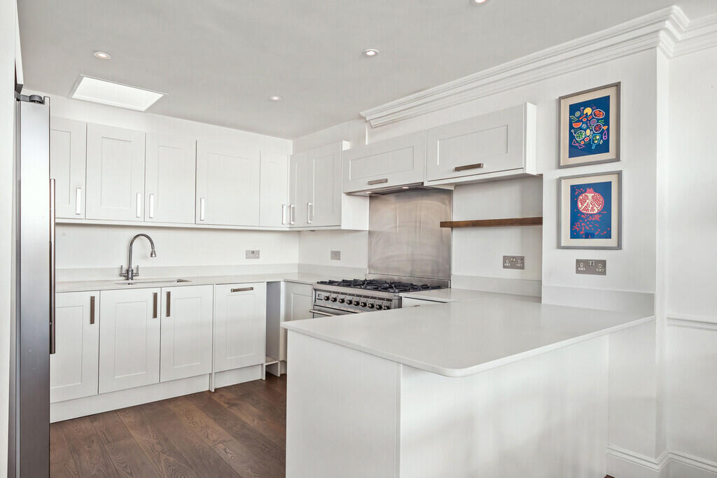 Apartment in London - More