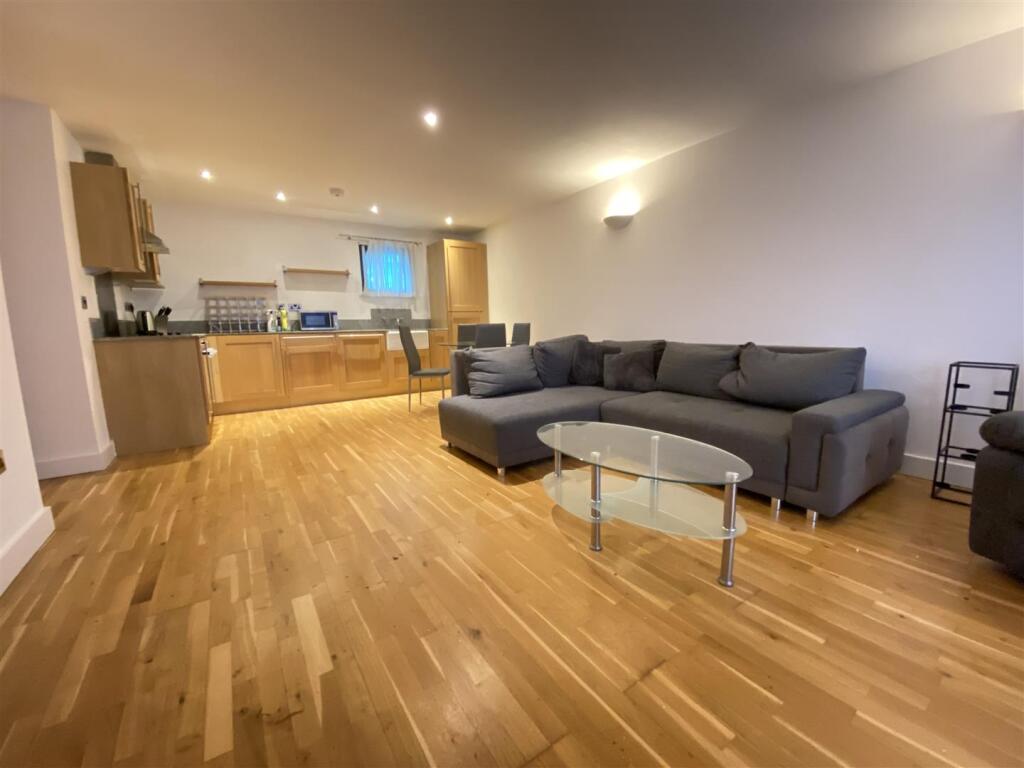 Apartment in Manchester - View 3