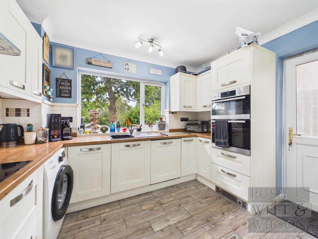 House in Hastings, Broomgrove - More